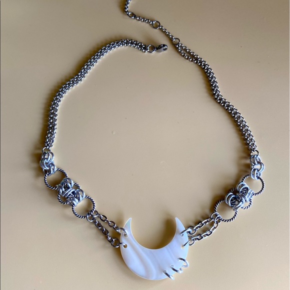 Handmade maille choker & Mother of pearl crecent moon with piercings necklace - Picture 7 of 10
